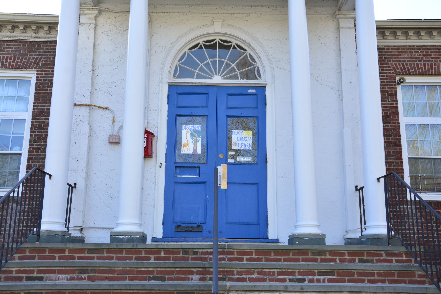 Discovery Schoolhouse seeks lease extension